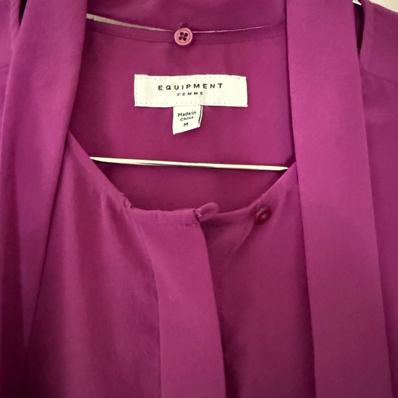 Equipment 100% silk Fuchsia Blouse with Removable Bow-Sz M - Picture 5 of 7